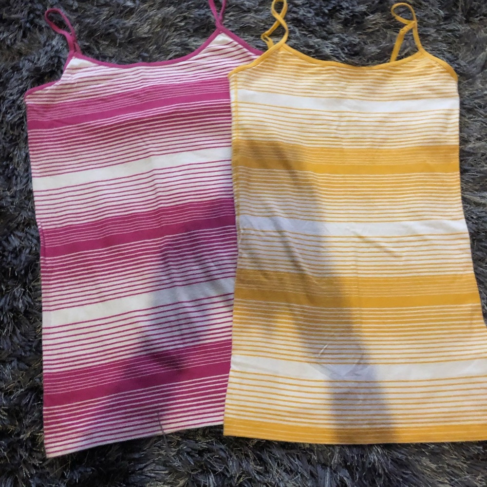 Set of tank tops